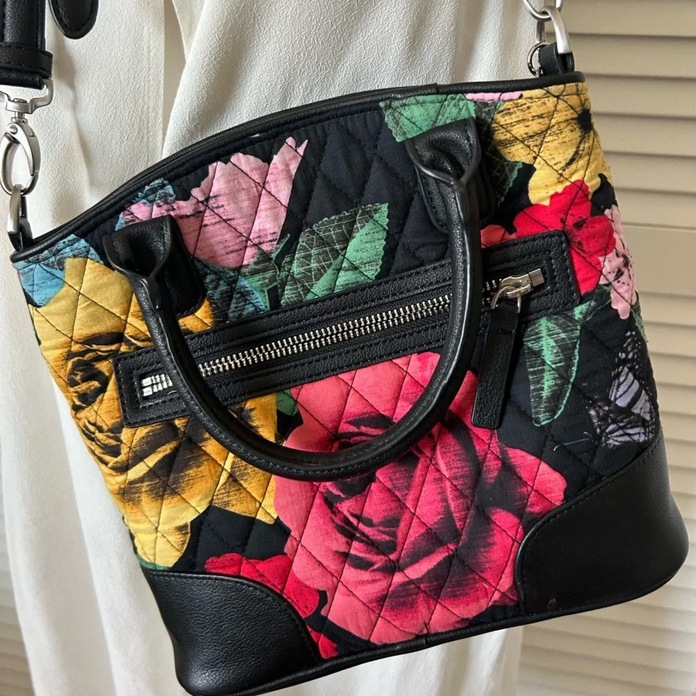 VERA BRADLEY day off bag*GORGEOUS* - Picture 1 of 8